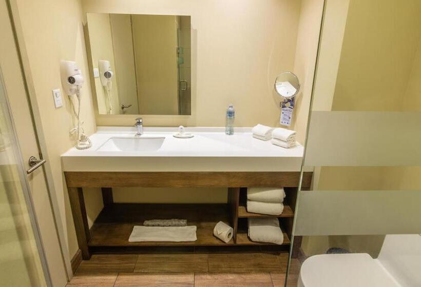 سوییت جونیور, Latam Hotel Plaza Pradera Quetzaltenango