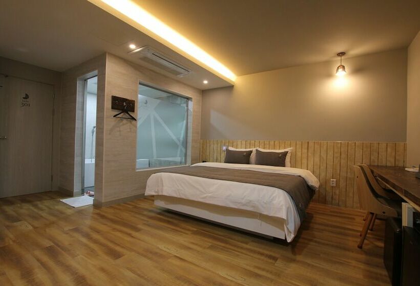 デラックスルーム, Jade