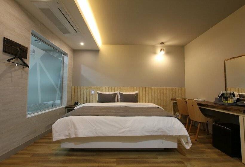 デラックスルーム, Jade