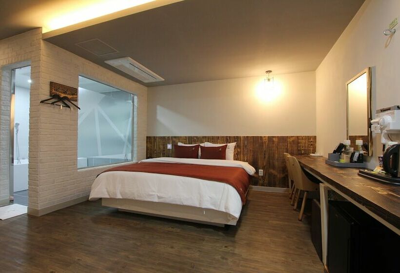 デラックスルーム, Jade