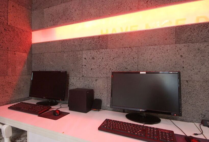 חדר דלוקס, Anne Motel