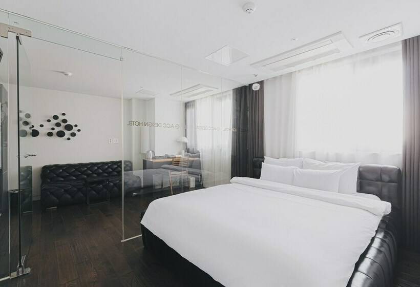 Quarto deluxe, Acc Design