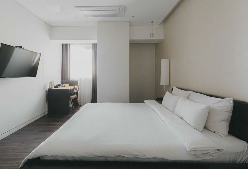 Quarto standard, Acc Design