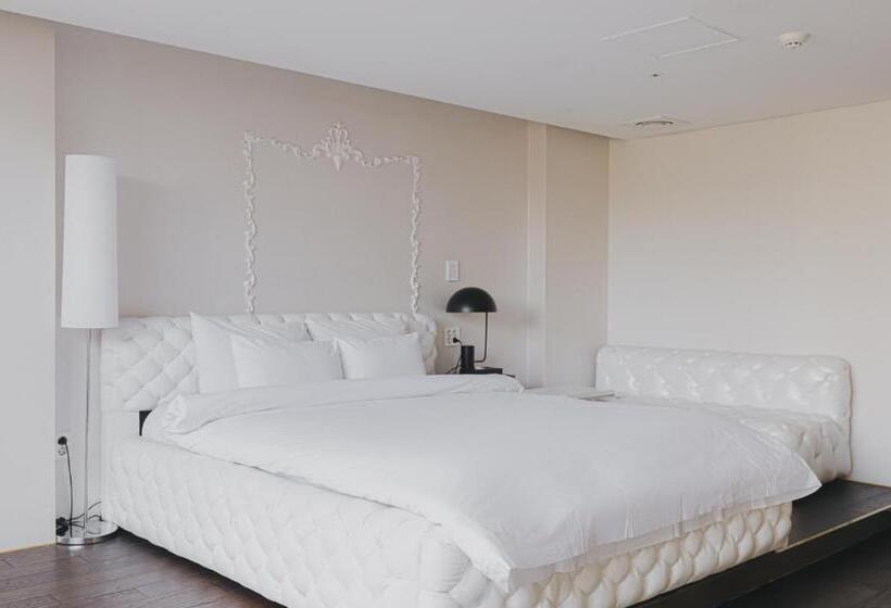 발코니가 있는 스위트, Acc Design