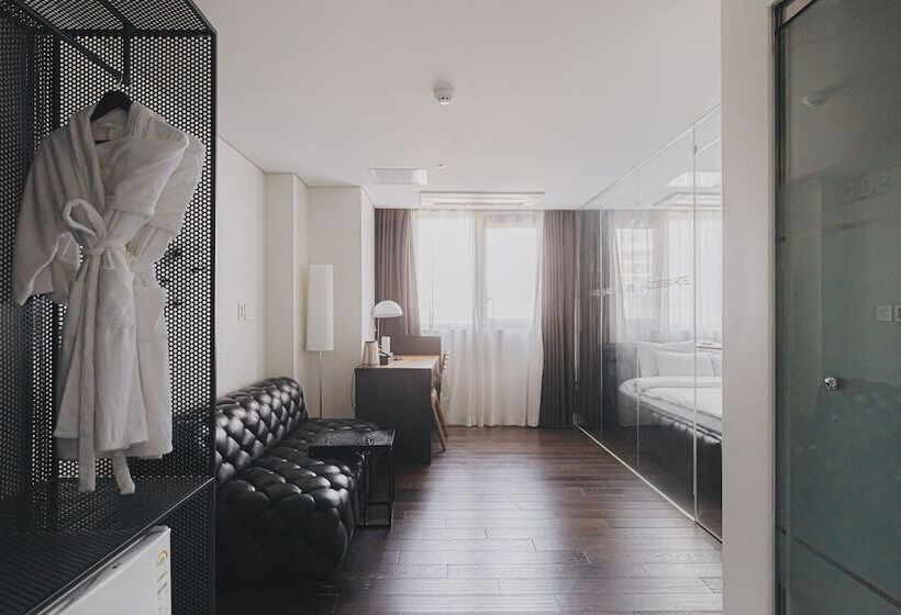 Quarto deluxe, Acc Design