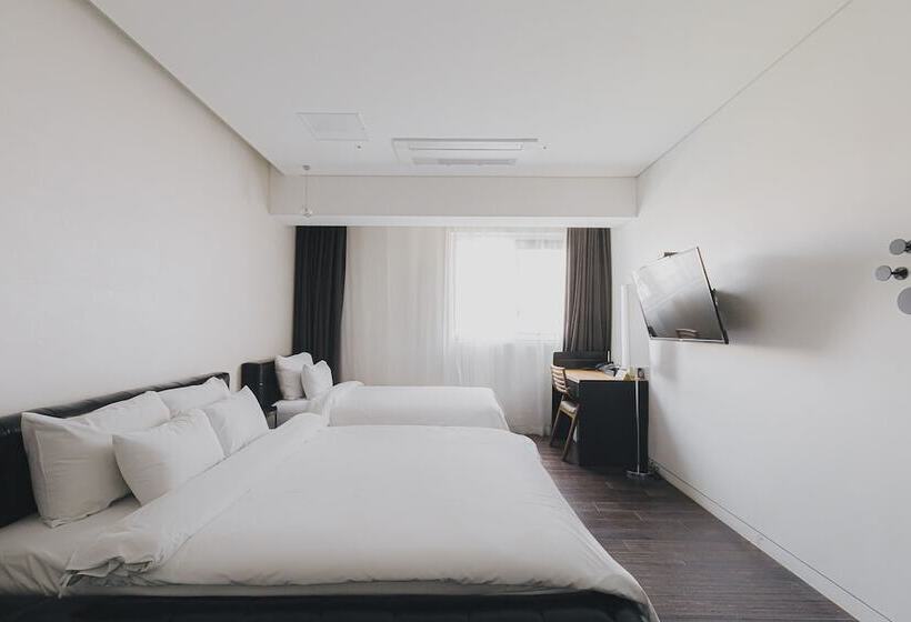 Quarto standard, Acc Design