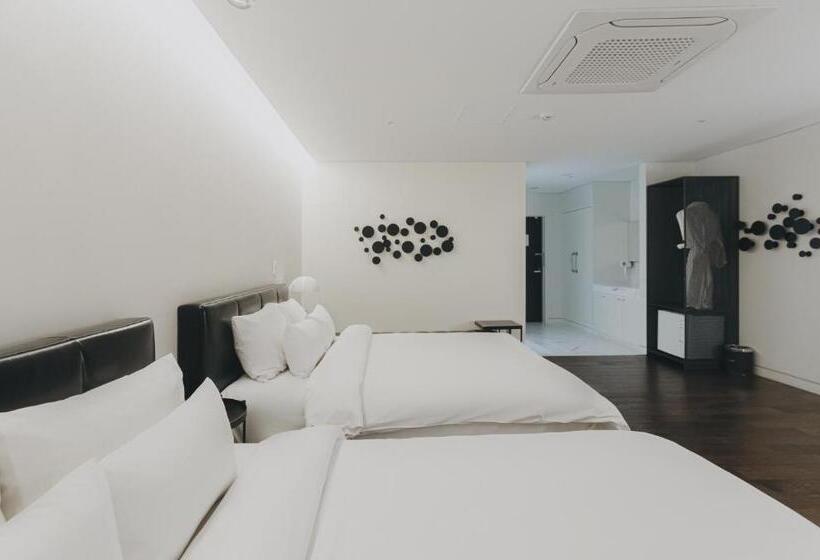 디럭스 룸, Acc Design