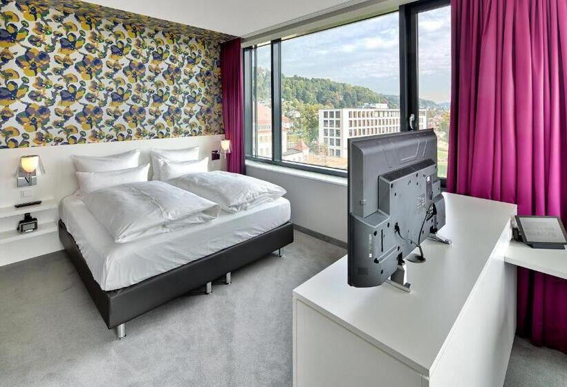 جناح جونيور كومفورت, Am Remspark