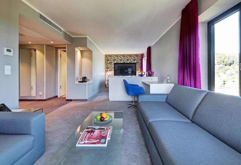 جناح جونيور كومفورت, Am Remspark