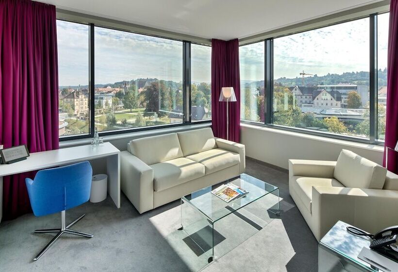 جناح جونيور ديلوكس, Am Remspark