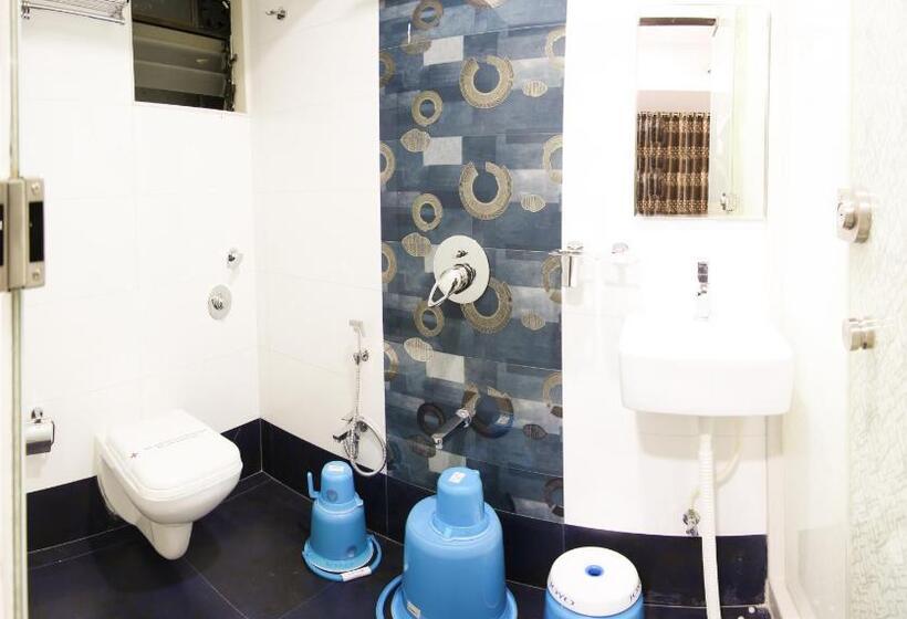 חדר דלוקס לשלושה, Fantacee