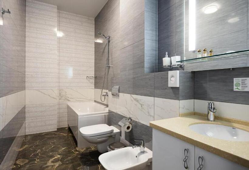 اتاق پریمیوم چهارنفره, Helios Hotel & Spa