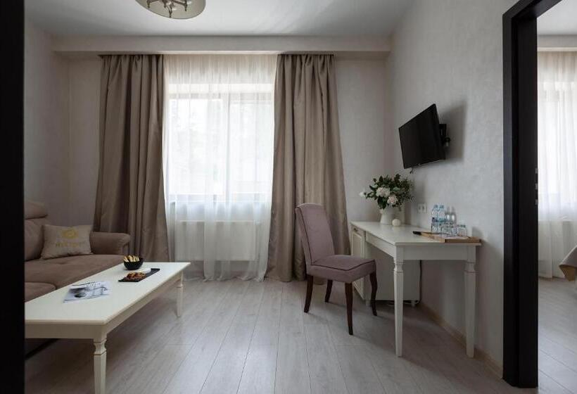 اتاق پریمیوم چهارنفره, Helios Hotel & Spa