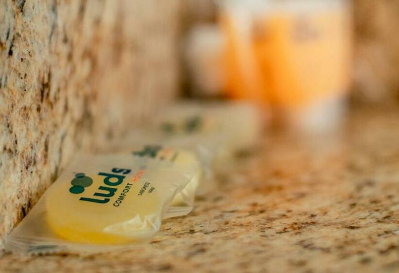 اتاق راحتی سه تخته, Luds Comfort