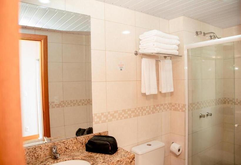 اتاق استاندارد چهارنفره با بالکن, Luds Comfort