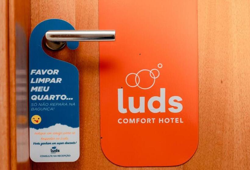 اتاق راحتی سه تخته, Luds Comfort