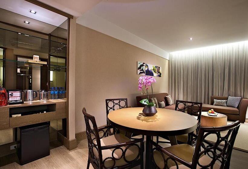 سوییت اجرایی, The Gaya