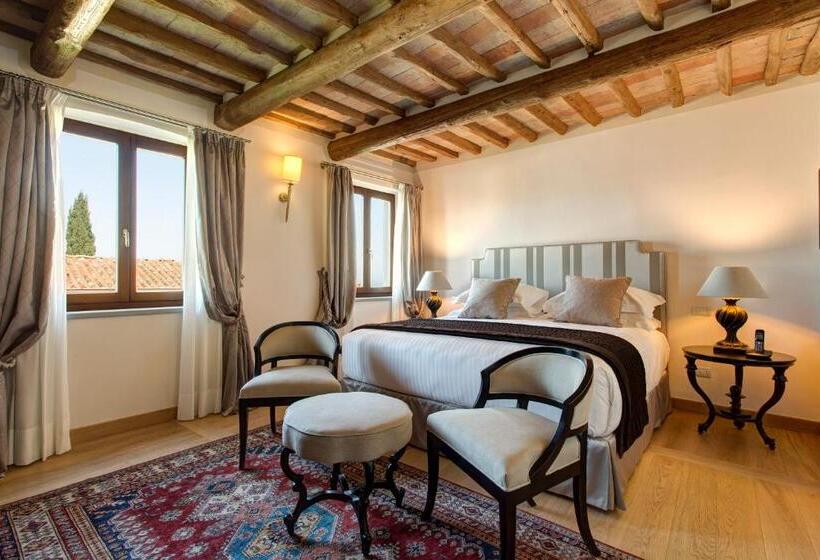 سوییت لوکس, Villa Le Calvane