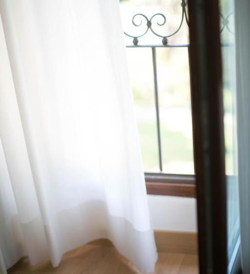 سوییت اجرایی, Villa Le Calvane