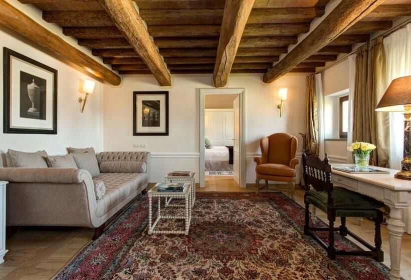 سوئیت 2 خوابه, Villa Le Calvane