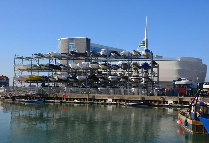 标准单人间, Lady Hamilton Inn