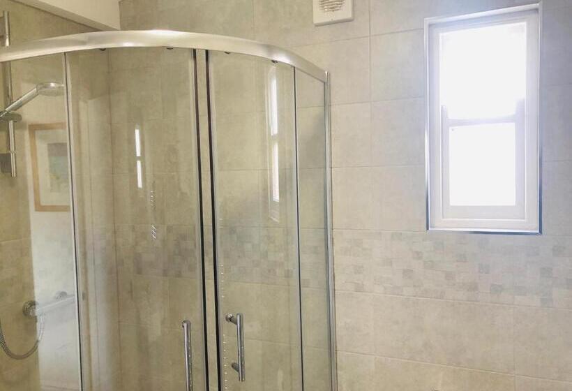 标准单人间, Lady Hamilton Inn