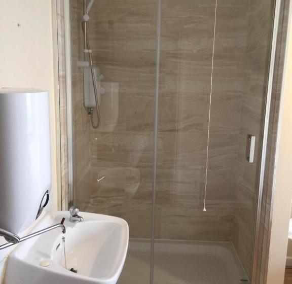 带共用浴室的标准房间, Lady Hamilton Inn