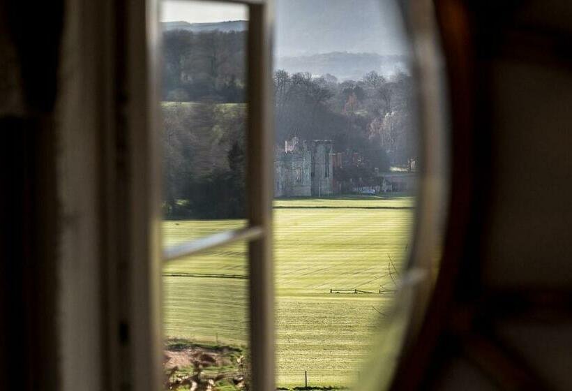 غرفة سوبيريور, Cowdray Lodge