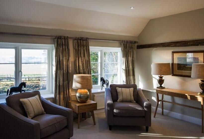 جناح ديلوكس, Cowdray Lodge