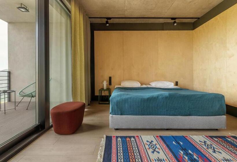 اتاق خانوادگی, Quadrum