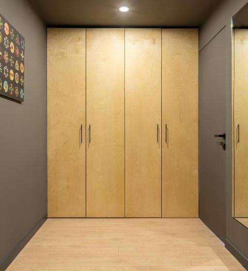 اتاق خانوادگی, Quadrum