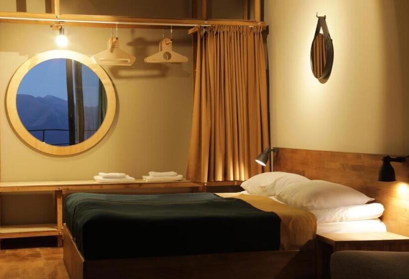 اتاق خانوادگی, Quadrum