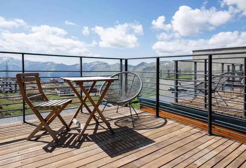 اتاق خانوادگی, Quadrum