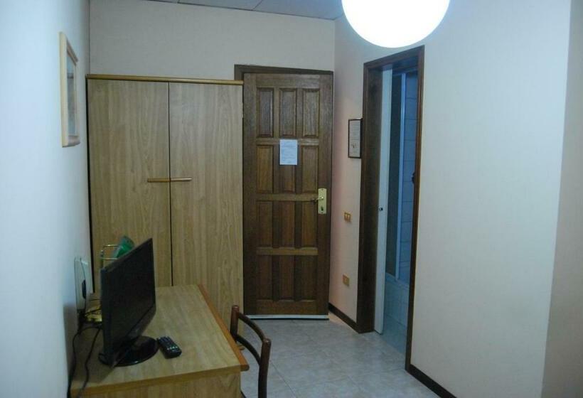 Quarto Estandar Individual, Ristorante Albergo Arcade
