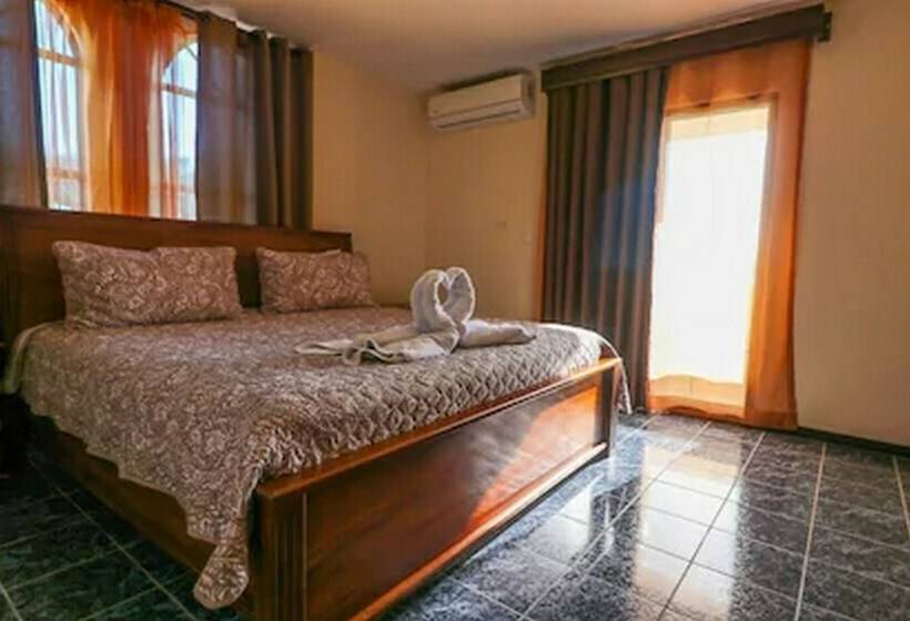 标准间带双人床, & Sport Bar Oz