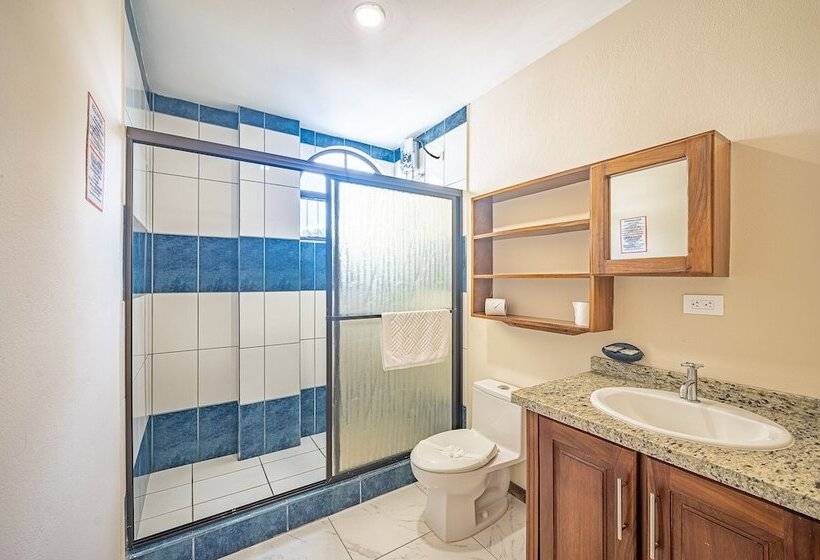 标准间带双人床, & Sport Bar Oz