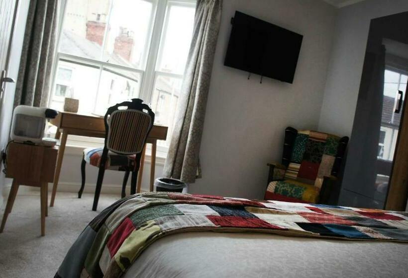 带大床的豪华间, The Bronze Pig