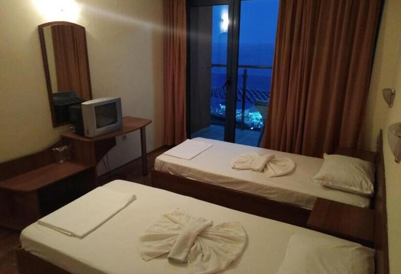 اتاق استاندارد سه نفره, Shipka Beach