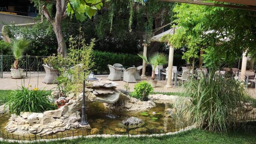 اتاق استاندارد سه نفره, Shipka Beach