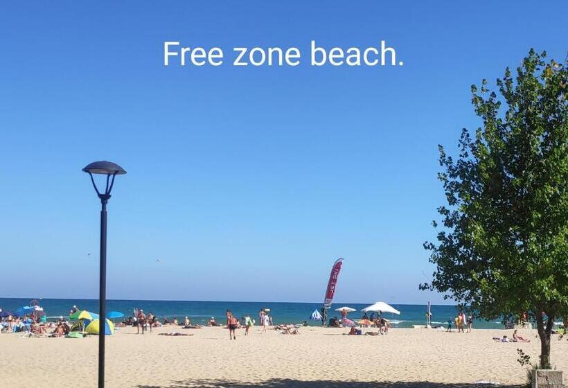 اتاق اکونومی, Shipka Beach