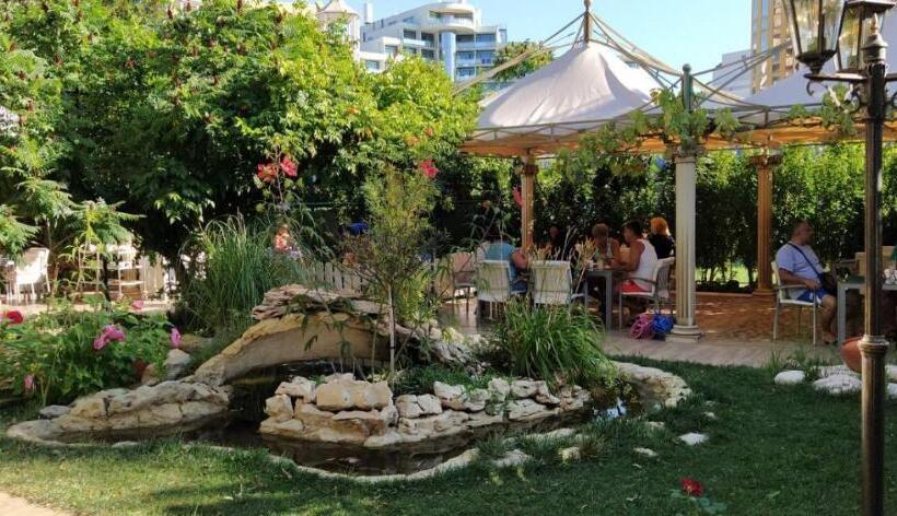 اتاق اکونومی, Shipka Beach