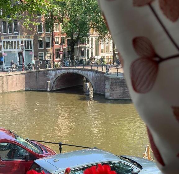 سوئیت جونیور با چشمانداز, Keizershouse Amsterdam