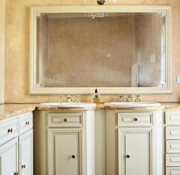 디럭스 주니어 스위트, Le Dimore De Il Borgo Del Balsamico