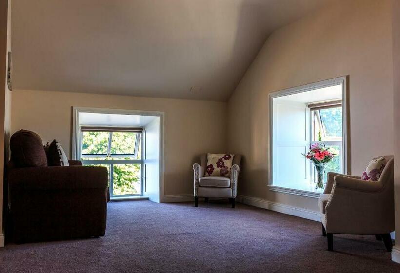 豪华房间, The Bridge Tavern