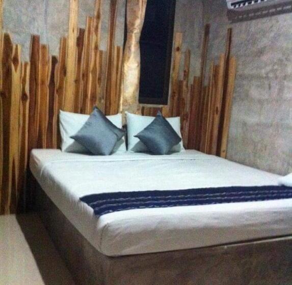 غرفة قياسية رباعية مطلة على الحديقة, Blue Mountain Resort