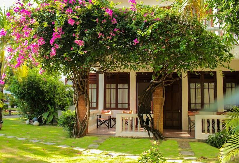 اتاق سوپریور با چشم‌انداز باغ, Four Oceans Beach Resort   Bon Bien Mui Ne