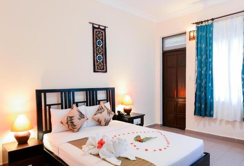 اتاق سوپریور با چشم‌انداز باغ, Four Oceans Beach Resort   Bon Bien Mui Ne