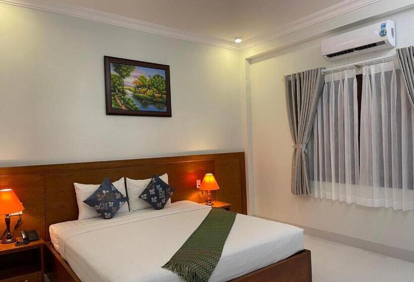 اتاق لوکس با چشم‌انداز باغ, Four Oceans Beach Resort   Bon Bien Mui Ne