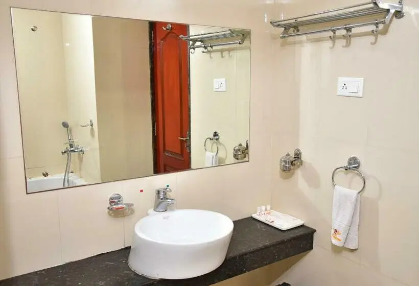 Deluxe Yhden Hengen Huone, Amit International