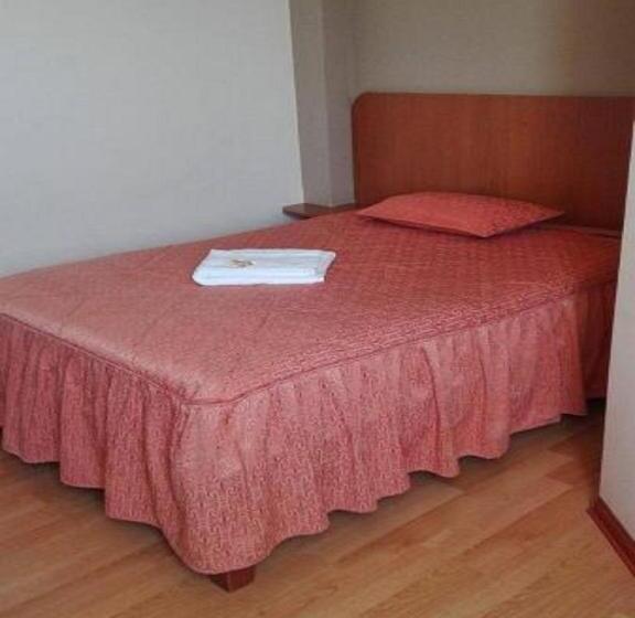 标准单人间, Arunta